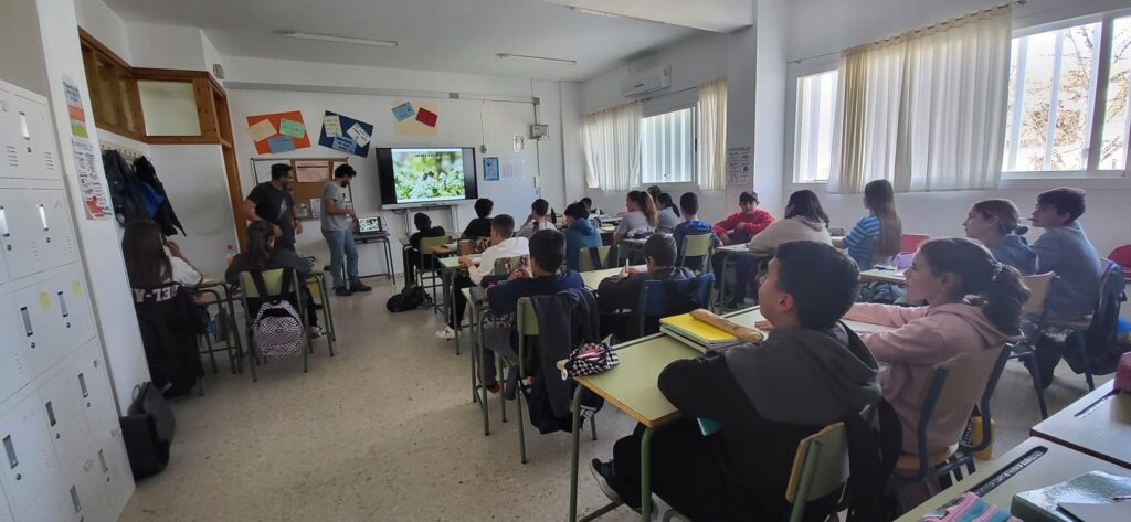 Charla de polinizadores en Pedrera